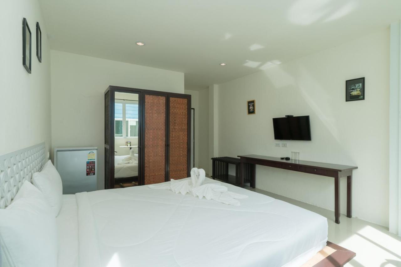 Hangover Inn Phuket Exterior foto